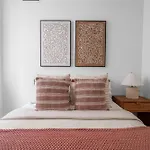 Comfort And Charm 2Br 1Bath Apartment