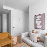 Comfort And Charm 2Br 1Bath Apartment