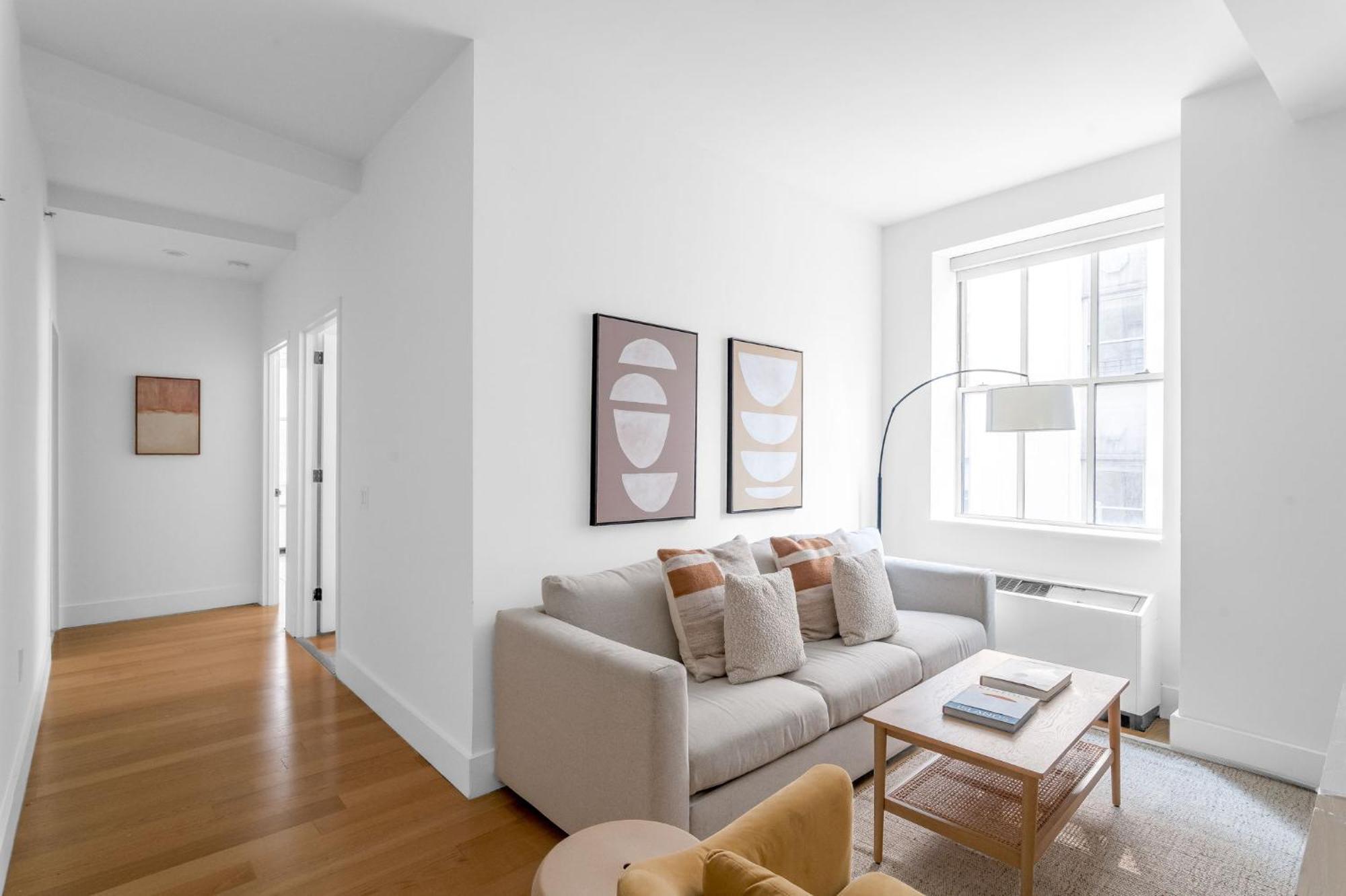 Comfort And Charm 2br 1bath Apartment